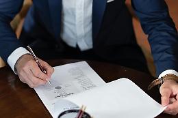 Assegno di mantenimento per i figli: ora il datore di lavoro può trattenere lo stipendio in caso di mancato pagamento