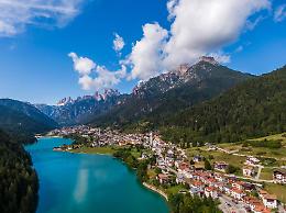 Calalzo di Cadore celebra la montagna e la letteratura: al via la XXVII edizione del “Pelmo d’Oro”