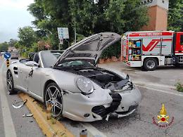 Frontale a Castelfranco Veneto: un ferito
