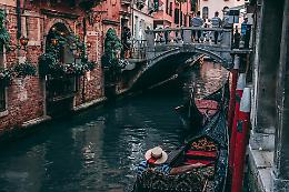Venezia, la città che galleggia sul tempo: tre curiosità sorprendenti che forse non conoscevi