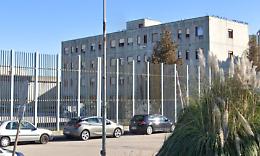 Incendio in carcere a Vicenza: sette feriti e tensione alle stelle