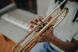 Sedico celebra i suoi giovani talenti musicali: emozioni e applausi sotto la pioggia
