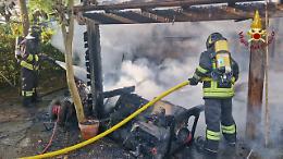 Castelfranco Veneto, incendio in un ricovero attrezzi: sfiorata l’abitazione vicina