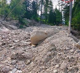 Maltempo sul Veneto: fango e detriti a Borca di Cadore, 60 interventi dei Vigili del Fuoco