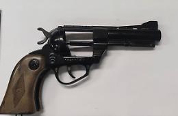 Mogliano Veneto, minaccia i vicini con una finta pistola senza tappo rosso: denunciato 50enne