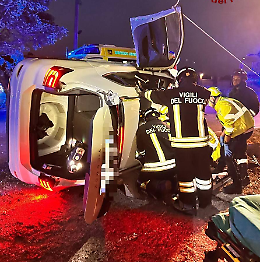 Ormelle, auto si ribalta in via Roma: madre e figlia finiscono in ospedale