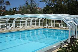 Montebelluna, piscine sorvegliate: dopo gli episodi di vandalismo scatta l’obbligo del documento d’identità