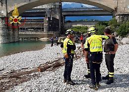 Tragedia sul Piave, muore una 15enne intrappolata tra i massi di un ponte