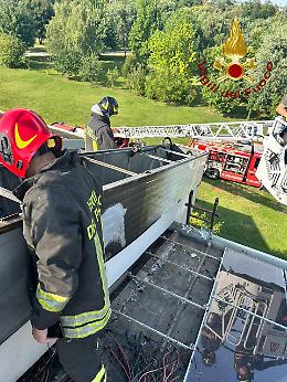 Ponzano Veneto: fiamme divampano in un impianto fotovoltaico in via Postumia