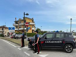 Caorle, fermato con droga in auto e in hotel: arrestato un uomo per spaccio