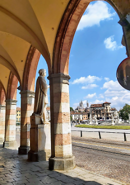 Alla scoperta dei portici di Padova: un tour serale tra arte, storia e curiosità