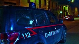 Lite tra vicini: brandisce un forcone e minaccia di morte, denunciato 32enne romeno già noto alle forze dell'ordine