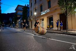 La Corsa delle Botti conquista l’Australia: il Palio delle Contrade di Valdobbiadene finisce nel report dell'’Australian Wine Industry