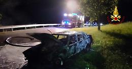 Auto d’epoca in fiamme a Salcedo, salvo il conducente