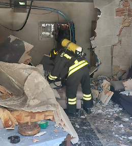 Villorba, esplosione in una casa: salvi i cani intrappolati