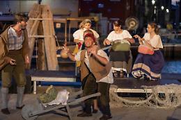 “Baruffe in calle” chiude a Chioggia con un successo strepitoso che celebra la cultura e la memoria di Gianluca Donin
