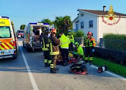 Villafranca Padovana, scontro tra moto e auto: centauro finisce in un fossato, grave