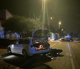 Grave incidente a Tombolo: scontro tra auto e moto nella notte di Ferragosto