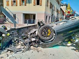 Longarone, SUV fuori controllo sfonda un muretto: paura ma nessun ferito