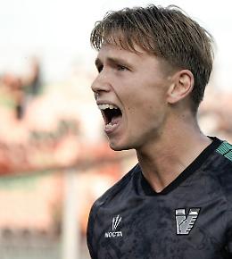Venezia inizia con il piede giusto: 2-1 al Bari al Penzo