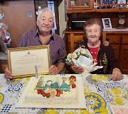 La comunità di Cavarzere celebra con affetto i 92enni sposi, esempio di dedizione e amore 
