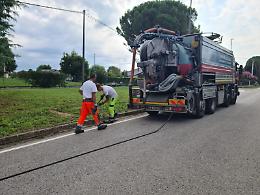 Vigodarzere al lavoro per la prevenzione degli allagamenti: pulizia straordinaria di tutte le caditoie lungo le strade comunali