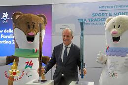 Milano-Cortina 2026, presentate a Longarone le torce olimpiche ufficiali