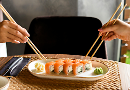 Sushi, vino e... fuga: a Vittorio Veneto conto da 180 euro lasciato sul tavolo