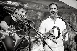 Duo di tutto” Neri Marcorè e Domenico Mariorenzi per la rassegna Viticulture di Terre dei Borghi.
