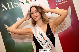 Miss Veneto proclamata a Solesino: Alice Zambon, 18 anni di Rovigo, conquista la corona e vola a Miss Italia