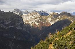 Scivola e ruzzola per 50 metri in Val del Grisol, tecnico 32enne salvato grazie all’elicottero del Soccorso Alpino