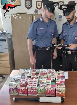 Maserà di Padova: fermato auto con mazza da baseball e sigarette elettroniche contraffatte