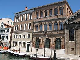 Caos nelle scuole statali di Venezia, famiglie e sindacati insorgono