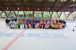 Successo a Feltre per la Scuola Estiva di Hockey su Ghiaccio del Veneto: una settimana di sport e amicizia per gli atleti di domani