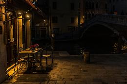 Turisti aggrediti a Venezia nella notte: ferito un 37enne, indagini in corso