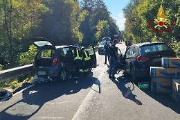 Grave incidente sulla SR 204 a Casoni di Belluno: traffico bloccato e automobilista intrappolato tra le lamiere