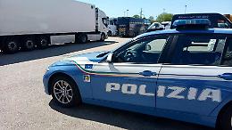 Trasporta pala gommata rubata sull’A4: camionista arrestato con documenti falsi