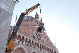 Padova, al via lo spostamento della statua equestre del Gattamelata