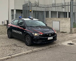 Rovigo, arrestato uomo molesto in un bar: trovato con hashish, poi minacce ai carabinieri