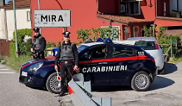 Mira: 21enne finisce in carcere dopo aver minacciato di dare fuoco alla madre