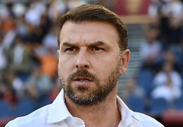 Il Verona rivoluziona l’attacco, il Cagliari in attesa di Mina: domenica la sfida al Bentegodi
