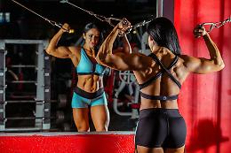 Bodybuilding femminile, allarme salute: anche tra le atlete aumentano i rischi di morte improvvisa