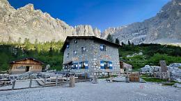 Trovano il rifugio chiuso e dormono al bivacco: soccorse in mattinata due escursioniste sul monte Sorapis