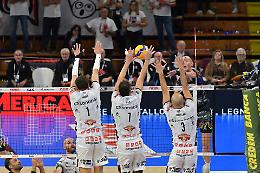 La Sonepar lotta con cuore, ma la Sir Susa Scai passa 3-0 al Pala Barton