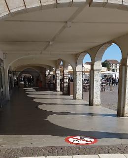 Segnali anti-bici a Castelfranco: scelta di decoro o spreco di denaro?