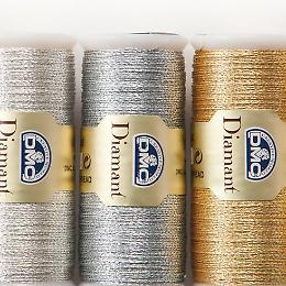 Rapina da film a Cassola: sfondano con l'auto la parete di un'oreficeria e fuggono con un maxi bottino