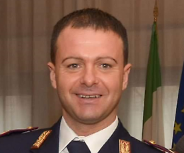 Padova, consegnate 20 sacche di salvataggio alla Polizia in memoria dell’agente eroe Domenico Zorzino
