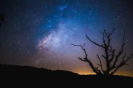 Un’improvvisa aurora boreale incanta il cielo del Vicentino