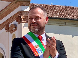 Maltrattamenti in famiglia a Montegrotto Terme, arrestato l’uomo responsabile dopo anni di tensioni e violenze