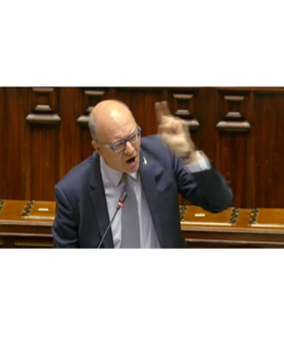 Educazione affettiva: il ddl Valditara tra polemiche, gaffe e fuga dall’Aula
